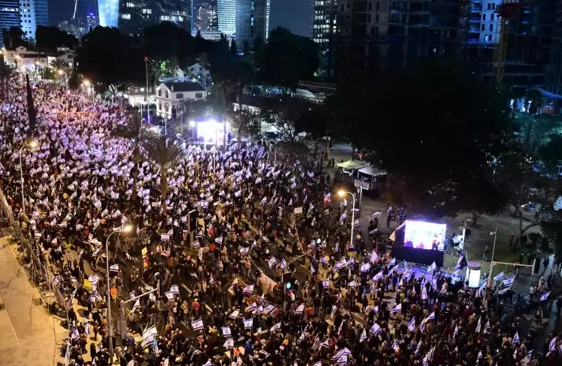 Über 100.000 Israelis erneuern die Proteste gegen die Regierung [Video]