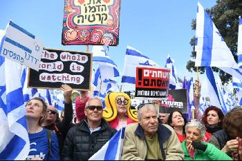 Zehntausende-protestieren-in-Jerusalem-gegen-die-Justizreform