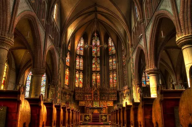 „Afrikanischer Typ“ verwüstet Pariser Kirche, hatte zuvor eine andere Kirche verwüstet