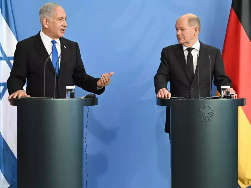Was flüsterte Scholz dem Amtskollegen Netanyahu?