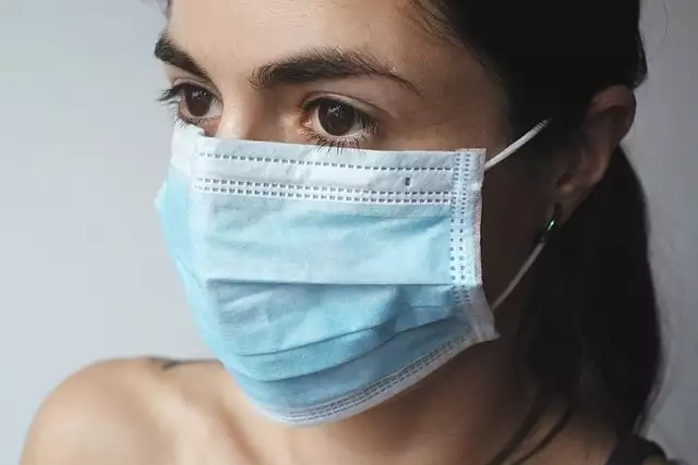 Neue Studie hinterfragt Wirksamkeit von Masken bei der Verhinderung von Atemwegserkrankungen