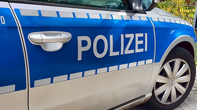 Axt-Angriff in einem Zug zwischen Cottbus und Frankfurt/Oder - 17-Jährige verletzt