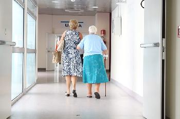 Eigenanteile-in-Pflegeheimen-steigen-drastisch-aufgrund-von-Tariftreueregelung-und-Teuerungen