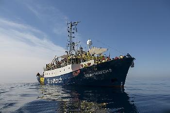 Ex-Kapitän kritisiert Seenotrettungs-NGOs: Zusammenarbeit mit Schleppern und gefährliche Ideologie