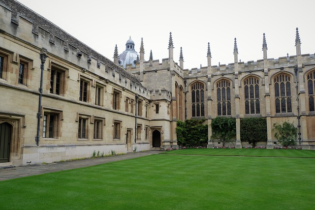 Oxford College sagt St. George Day-Abendessen ab und feiert stattdessen das Ende des Ramadan