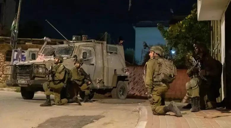 Schusswechsel in Tubas: IDF-Soldatin schwer verletzt, 19 Terroristen festgenommen bei Anti-Terror-Einsätzen in Judäa und Samaria