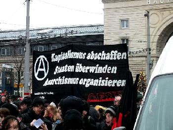 1-Mai-in-Hamburg-Anarchisten-und-Roter-Aufbau-demonstrieren