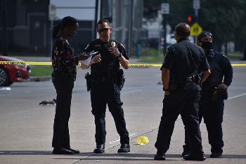 Schusswaffenangriff-in-Texas-Mindestens-acht-Tote-und-sieben-Verletzte
