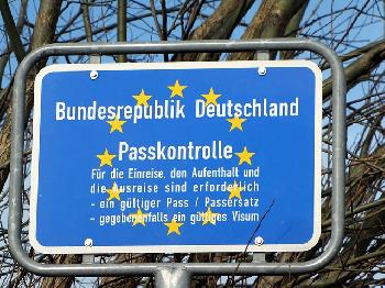 Schrfere-Grenzkontrollen-zwischen-sterreich-und-Deutschland-knnten-zu-langen-Wartezeiten-fhren