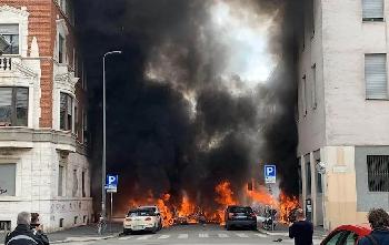 Schwere-Explosion-in-Mailand-Mehrere-Verletzte-und-Fahrzeuge-in-Flammen