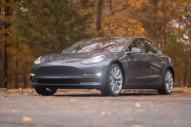 Tesla Model 3: Beschwerden über massive Rostprobleme häufen sich