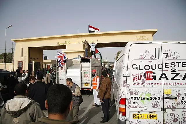 Ägyptischer Hilfskonvoi bringt Medikamente und Nahrungsmittel in den Gazastreifen
