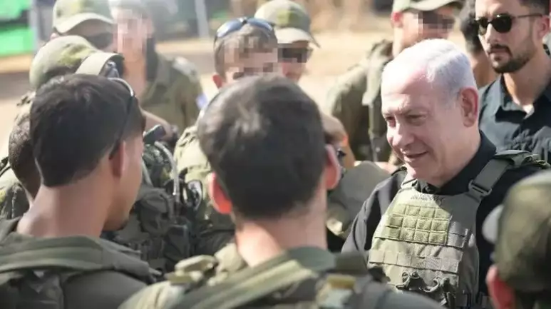 Premierminister Netanjahu erörtert Spannungen und Strategie während Besuch bei Commando Brigade