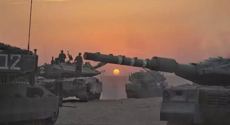 IDF greift Terrorziele an zwei Fronten an und bereitet sich auf eine Invasion im Gazastreifen vor