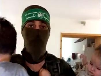 Wie-Hamas-ein-Video-mit-entfhrten-israelischen-Kindern-mehr-Fragen-als-Antworten-bietet-Video