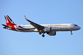 Flugzeugdrama-abgewendet-Airbus-A321neo-LR-verliert-Fenster-in-der-Luft-und-landet-sicher