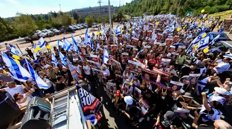 20.000 Demonstranten in Jerusalem: Familien der Entführten und Vermissten fordern Treffen mit Israels Führung