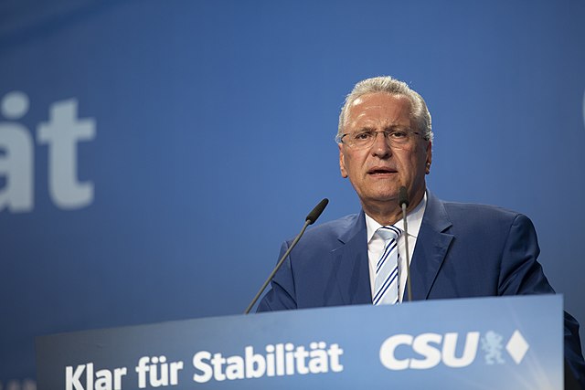 Bayerns Innenminister fordert Entzug der deutschen Staatsbürgerschaft bei schweren Straftaten