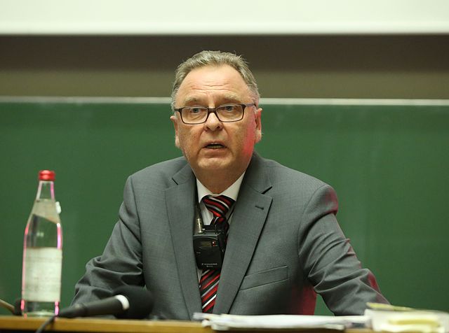 Hans-Jürgen Papier kritisiert deutsche Migrationspolitik: Ein Appell für rechtliche Konsequenz