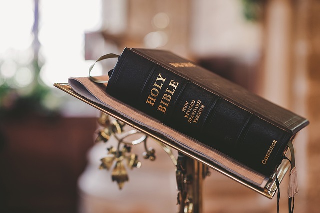 Vorschlag zum Verbot der Bibel in Großbritannien entfacht Kontroverse um Meinungsfreiheit