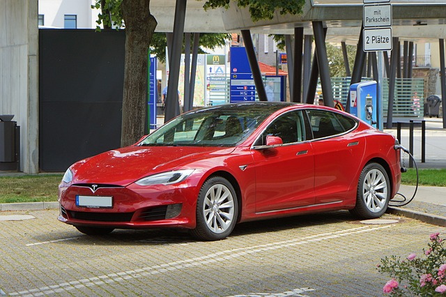 Tesla startet umfangreichen Rückruf von zwei Millionen Fahrzeugen in den USA wegen Autopilot-Problemen