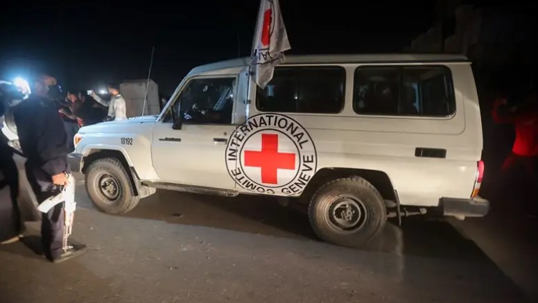 Deutsch-Israelische Geisel klagt Internationales Komitee vom Roten Kreuz an