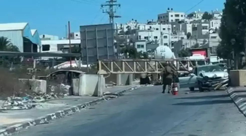 Autoanschlag in Hebron, ein Verletzter, Terrorist neutralisiert