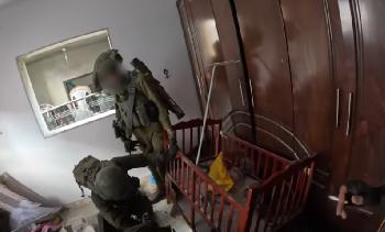 Waffen-in-Babybett-in-Gaza-gefundenVideo