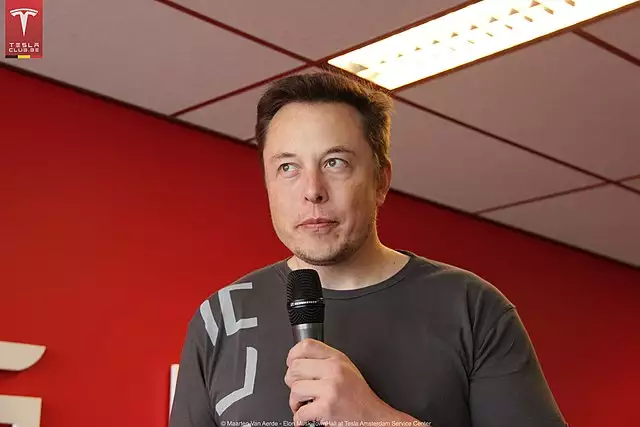 Space X und Tessla Wer eigentlich ist dieser superman Elon Musk?