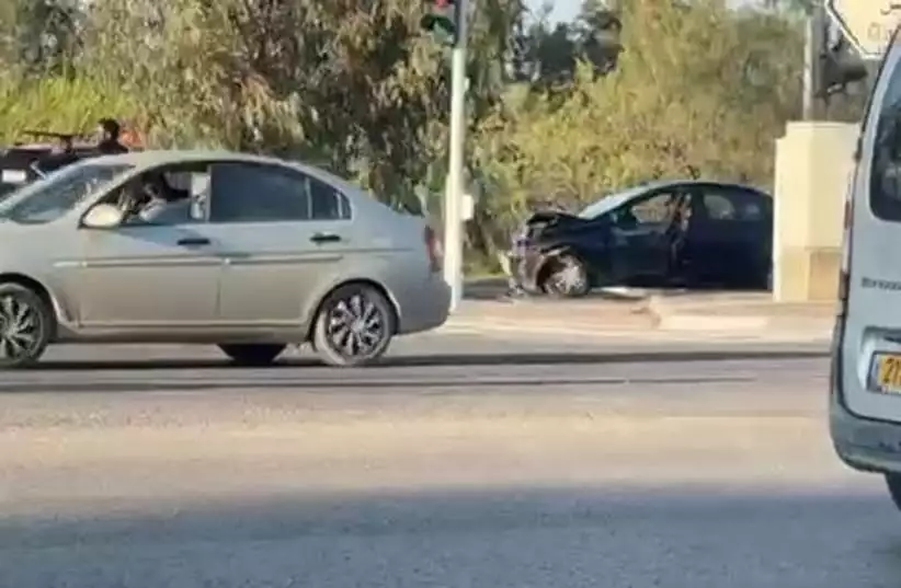 Terroranschlag in Israel: Auto rast in Fußgänger, mehrere Verletzte