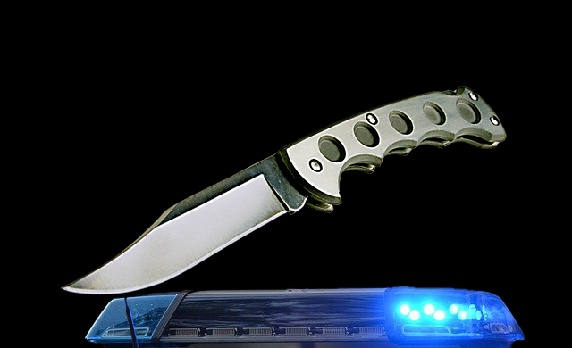 Messerangriff vor Supermarkt: Zwei Schwerverletzte – Täter wieder auf freiem Fuß