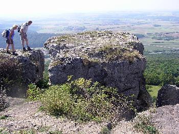 Tdlicher-Sturz-am-Staffelberg--Frau-aus-Thringen-stirbt-an-Karfreitag-bei-Ausflug