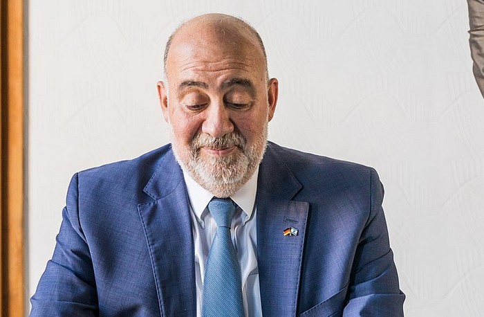 „Die Wahrheit ist unbequem“ – Warum Ron Prosor recht hat, Friedrich Merz zu verteidigen