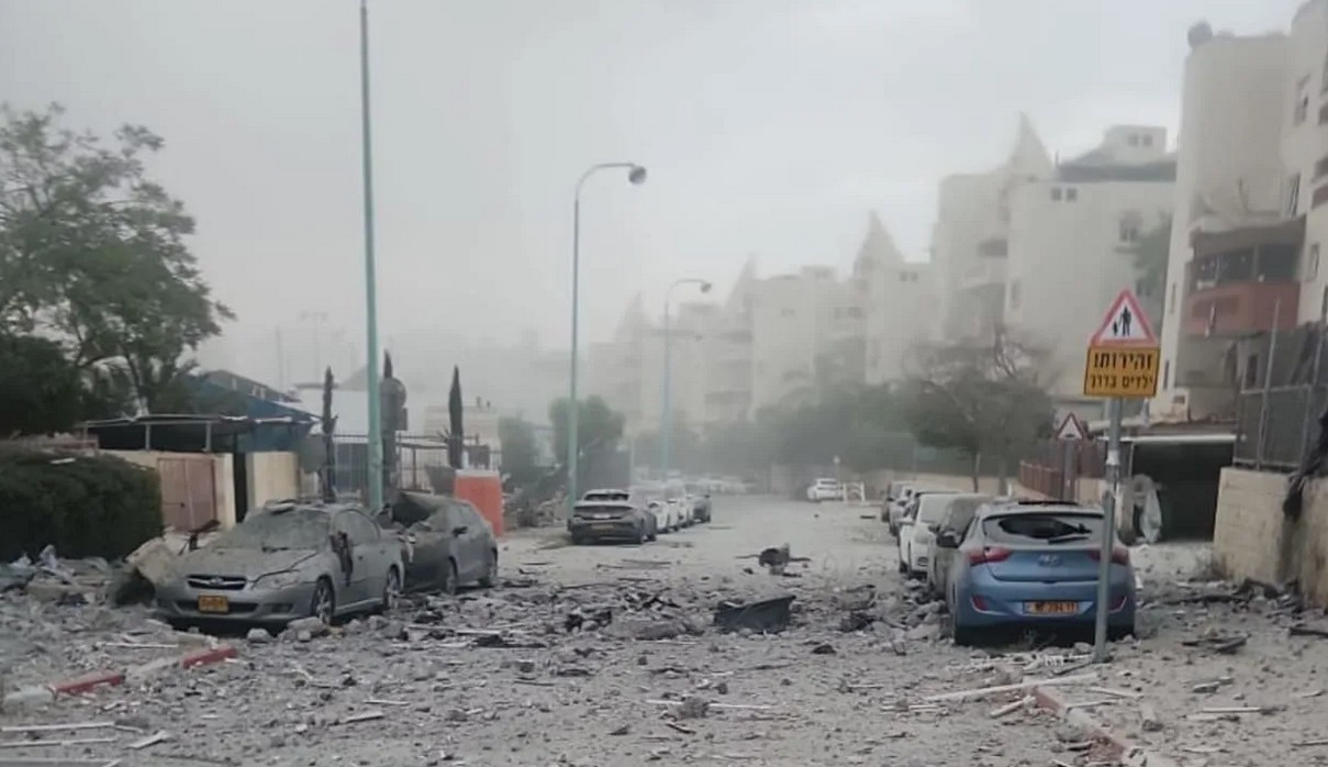 Iranischer Raketenschlag auf Israel: Fünf Tote, mindestens 20 Verletzte – trotz angekündigter Waffenruhe