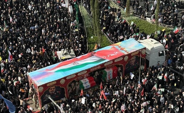 Särge, Schweigen, Selbsttäuschung: Wie das iranische Regime seine Toten feiert – und die Lebenden unterdrückt