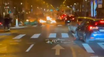 Triumph-im-Stadion-Chaos-auf-den-Straen-Wie-der-PSGSieg-Paris-in-Brand-setzte