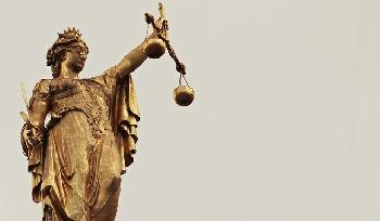 Wer-Richter-bedroht-greift-den-Rechtsstaat-an--und-uns-alle
