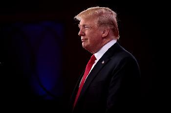 Trump zweifelt offen an Atomdeal mit Iran – und warnt doch vor Krieg
