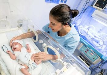 Die-Kleinsten-zuerst--Israel-bringt-Frhchen-und-Patienten-in-Sicherheit-bevor-Teheran-angreift