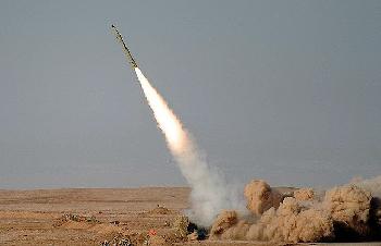 Iranische Mehrfachsprengkopf-Rakete trifft Israel: Hinweise auf gefährlichen Strategiewechsel