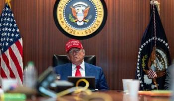 Trump-verkndet-Zerstrung-iranischer-Atomanlagen--Ein-Spektakel-des-Erfolgs