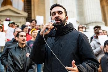 Ein-Muslim-als-Spitzenkandidat--Israels-Kritiker-setzt-sich-durch-Warum-Mamdanis-Vorwahlsieg-in-New-York-schockiert