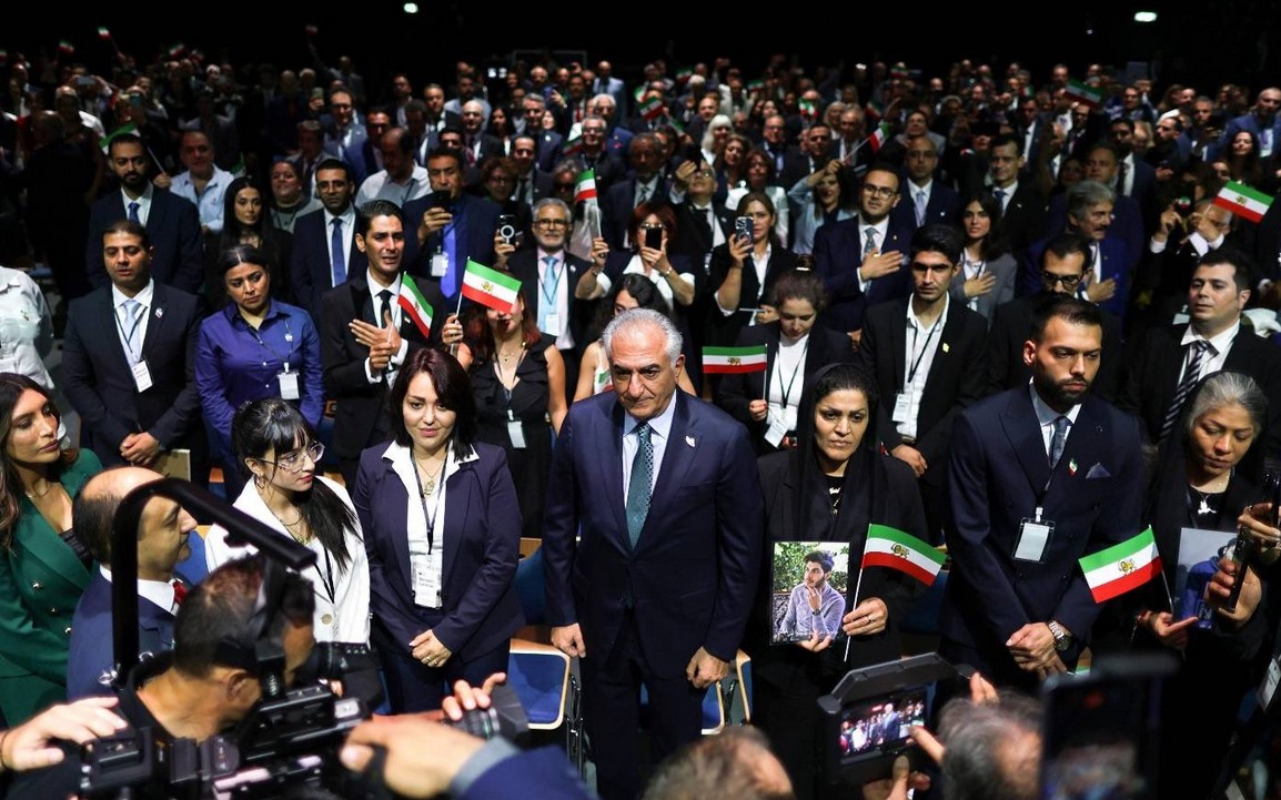 Reza Pahlavi in München: Der Tag, an dem Irans Opposition erwachsen wurde