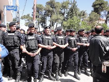Mrder-in-Uniform-Wie-palstinensische-Polizisten-zum-Gesicht-des-Terrors-wurden