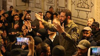 Vom-Hoffnungstrger-zum-Alptraum-Wie-Ahmad-alShara-Syrien-in-ein-islamistisches-Dunkel-strzt
