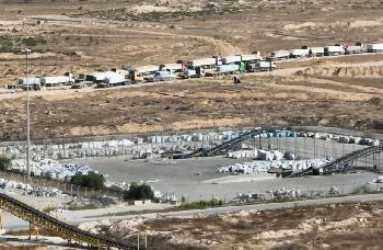 Rakete-auf-Hilfslieferpunkt-bei-Rafah--dennoch-liefert-Israel-weiter-Nahrungsmittel