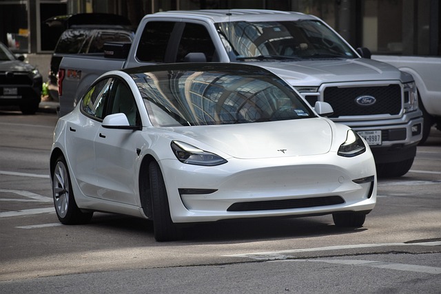 Autopilot ohne Verantwortung? US-Gericht straft Tesla mit Millionenurteil ab