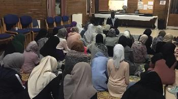 Kampf-im-Namen-Gottes-Wie-ein-britisches-Trainingscamp-zur-Bhne-fr-antiisraelische-Hetze-wurde
