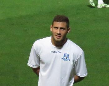 Kein-Platz-fr-Israelis--Wie-FortunaFans-gegen-einen-Spieler-hetzen-den-sie-nicht-kennen