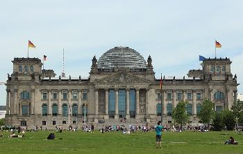 Deutschland-ruft-Staatsbrger-aus-Iran-zurck--neues-Kapitel-im-Atomstreit